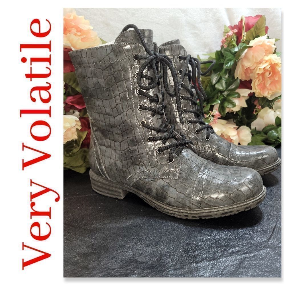 NIB Very Volatile Underground Greg Crocodile-Embossed Boot